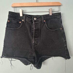 Black denim Levi Ribcage shorts